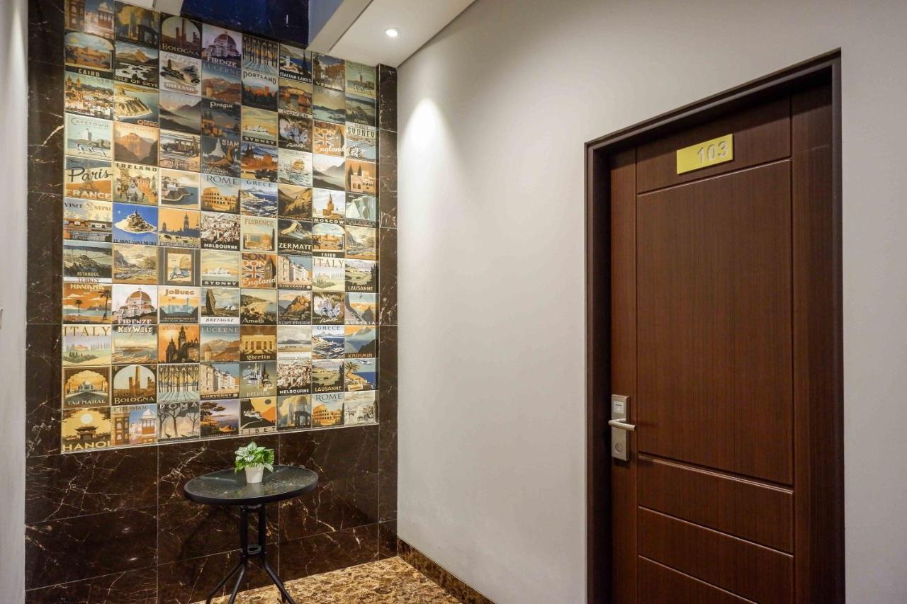 Sans Hotel Empress Simpang Lima Semarang Exterior foto